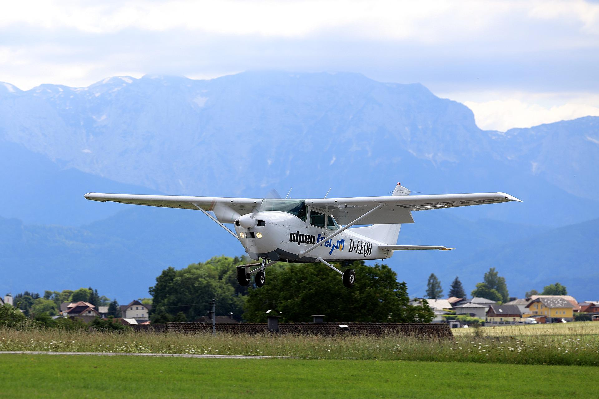 sport-aircraft-5276280_1920